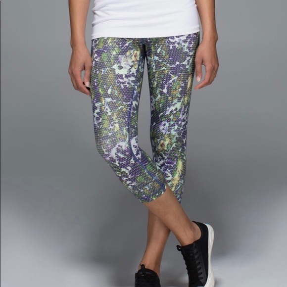 💕LULULEMON - NWOT Wunder Under Crop II (6) - Picture 3 of 11